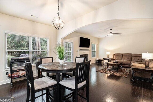 Photo - 3820 Kings Bridge Dr