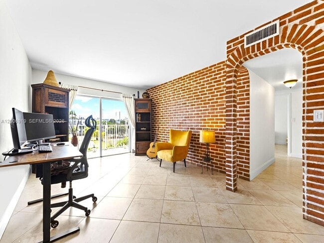 Photo - 5020 NW 79th Ave Unit 303