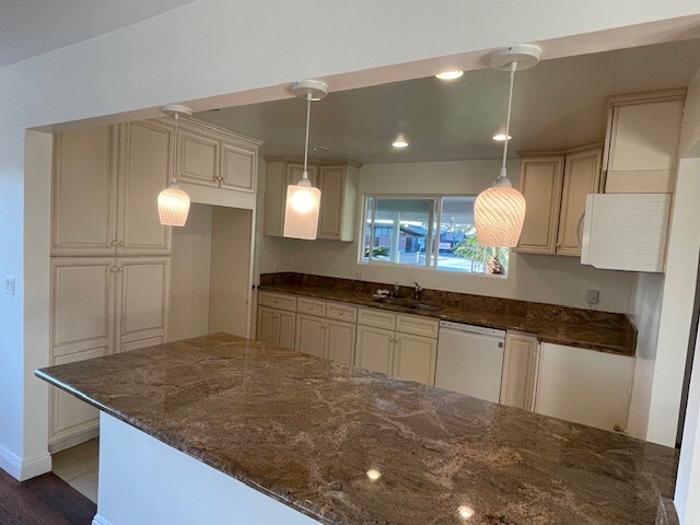 Photo - 1830 E Sycamore St