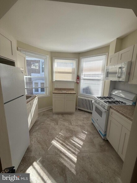 Photo - 0-500 E Johnson St