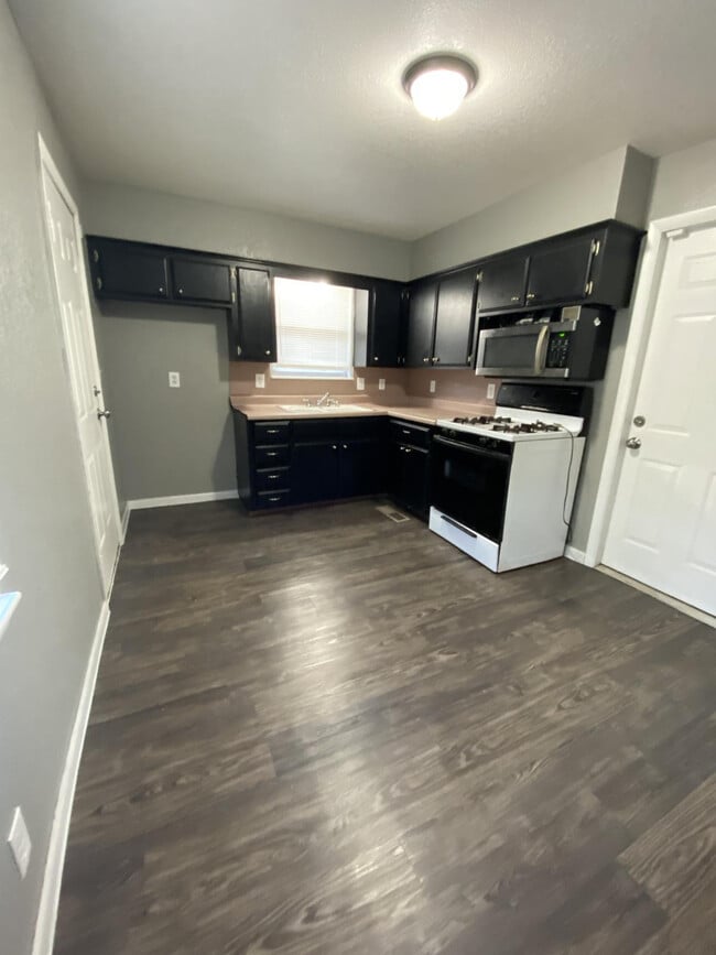 Photo - 3332 SW 42nd St