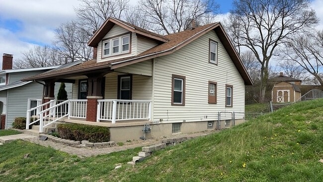 Photo - 1561 Sacramento Ave