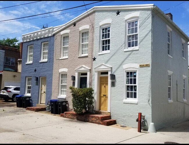 Photo - 312 Millers Ct NE