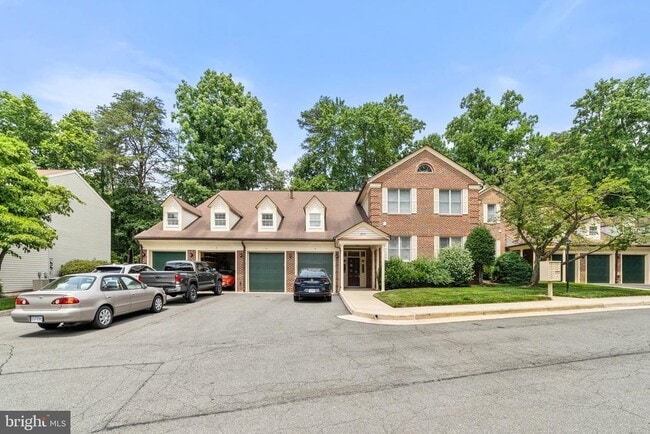 Building Photo - 7254 Glen Hollow Ct Unit 54/3