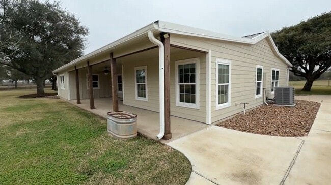 Building Photo - 6910 S Mallard Dr