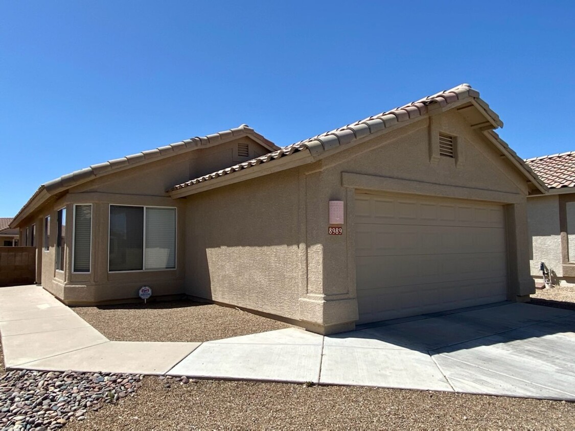 3 bedroom 2 bath on NW side! - 3 bedroom 2 bath on NW side!