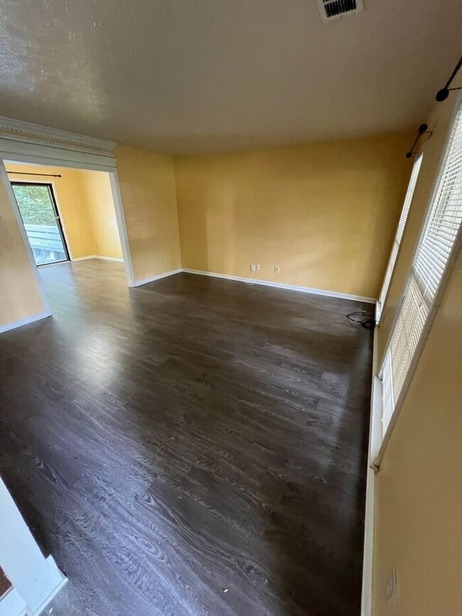Photo - NOW AVAILABLE!!! Beautiful Townhome with M...
