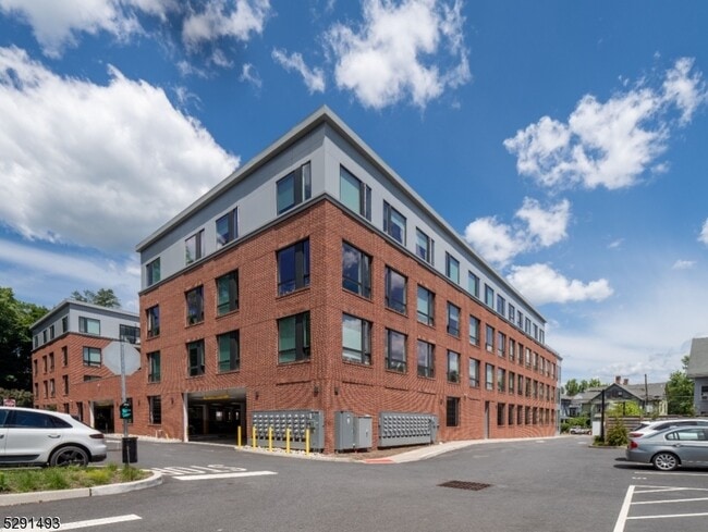 Building Photo - 173 Morris St Unit 320 Rental