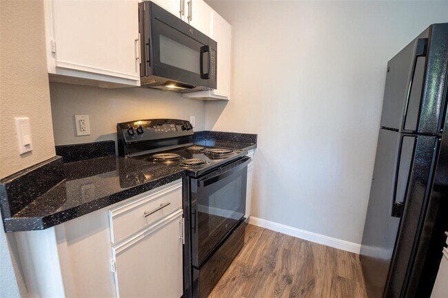 Photo - 2320 Gracy Farms Ln Condo Unit 322