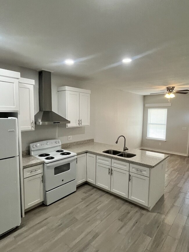 Photo - 1810 Atrium Pl Dr Unidad 12