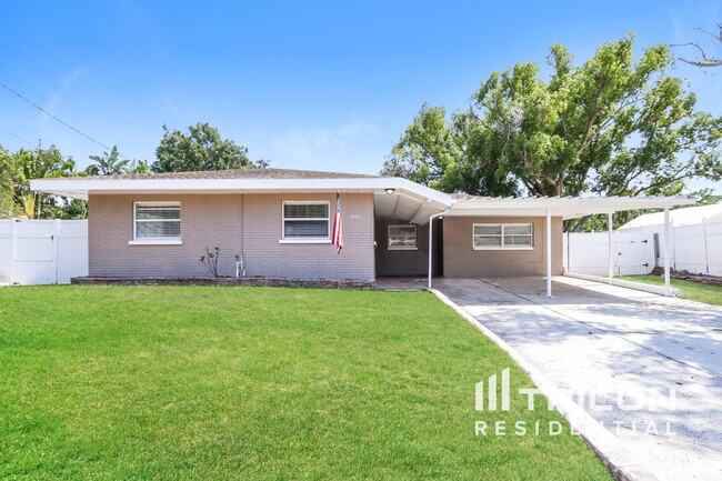 Photo - 1456 Lakeview Dr House