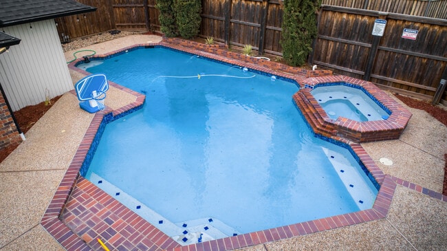 Photo - 2706 Brookshire Dr