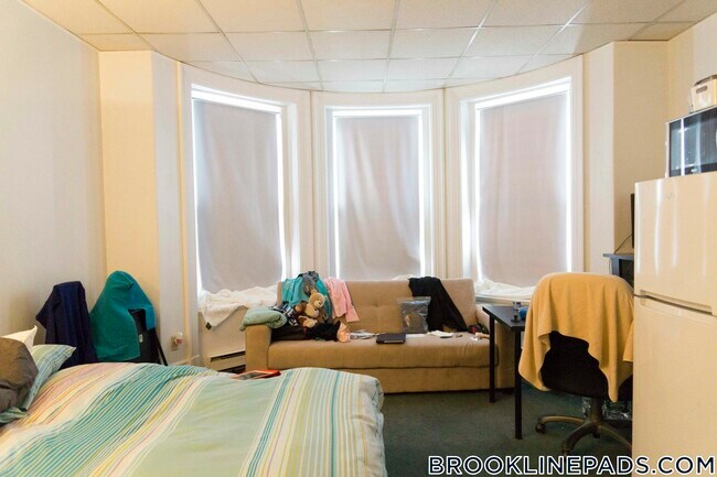 854 Beacon St Unit 1