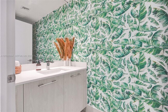 Photo - 45 SW 9th St Unidad 1803