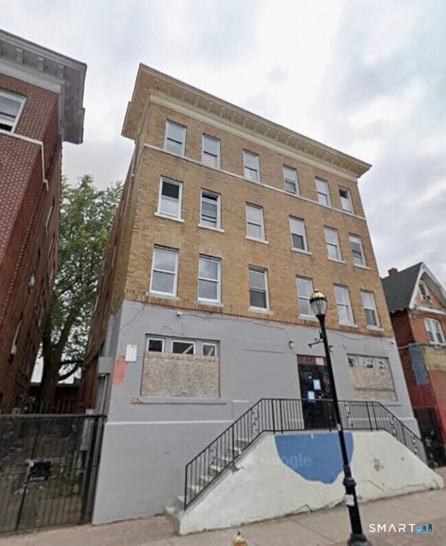 Building Photo - 1597 Park St Unit 1B