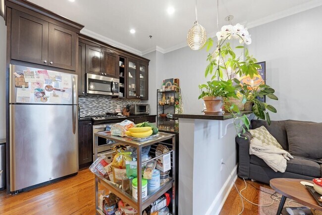 313 1st St Unidad 3C