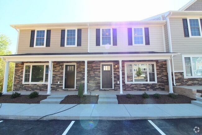 Building Photo - Stylish and Spacious Townhome Near Sentara...