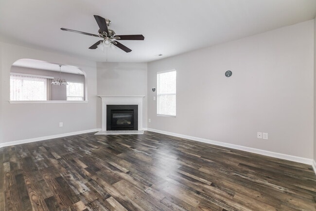 Photo - 305 Farrington Dr