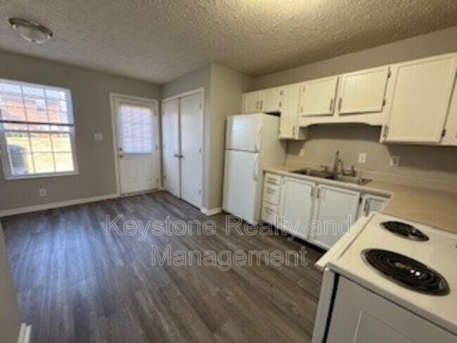 Photo - 3318 Royster Ln