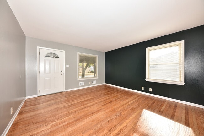 Photo - 5101 N 83rd St