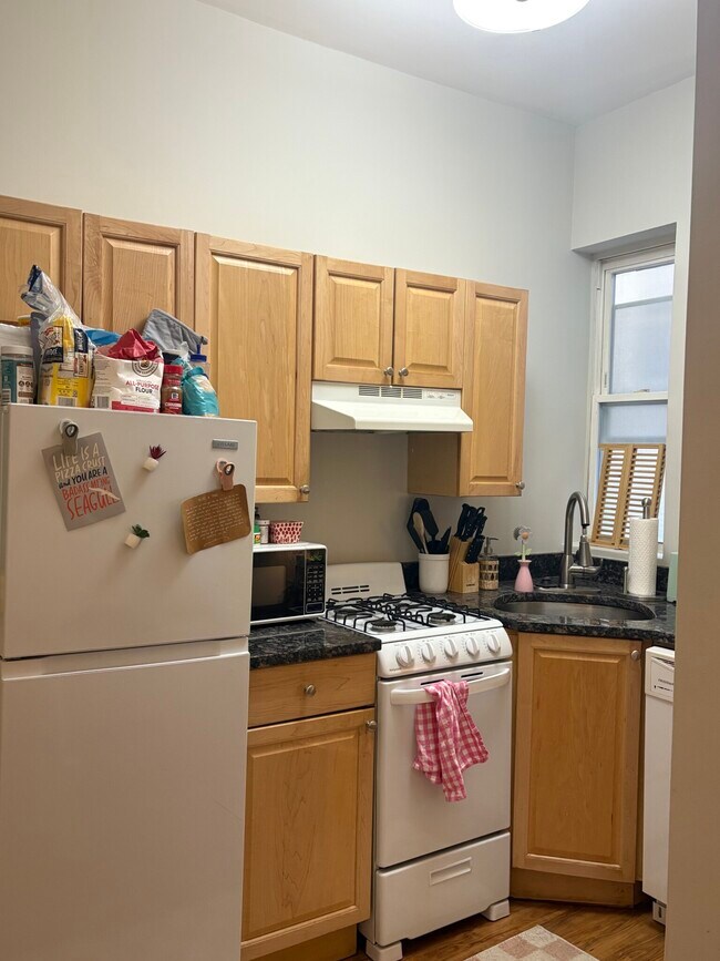 Building Photo - 1189 Commonwealth Ave Unit 5