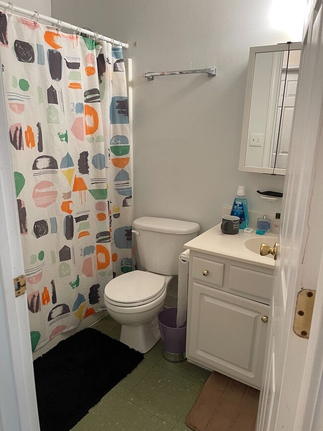 Photo - Spacious 3 bed 2 bath house!