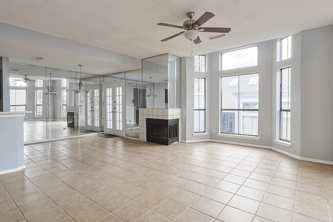 Building Photo - 3420 Country Club Dr W Unit 214 Rental