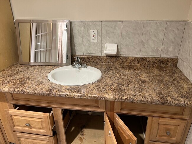 Photo - 280 Rich Ave Unidad 1B