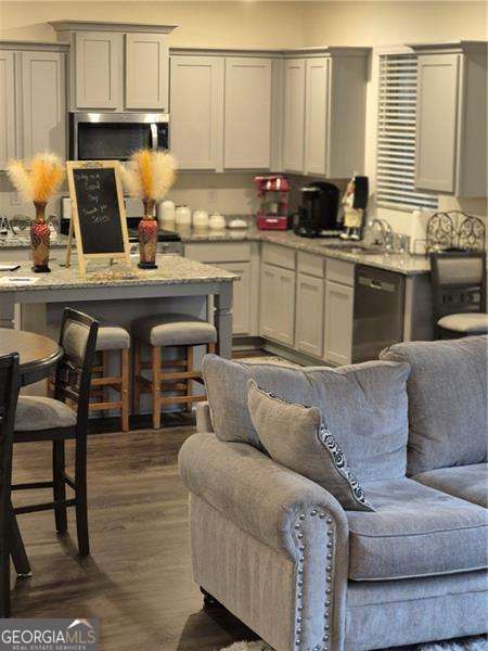 Photo - 5453 Flat Rock Point