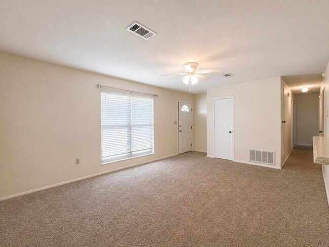 "Charming 3-Bedroom Oasis in Fort Walton Beach!"
