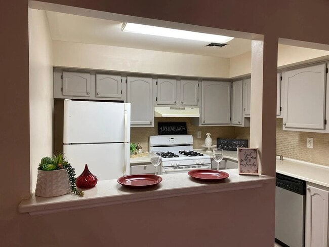 Photo - 105 Olympic Ct Unit 1