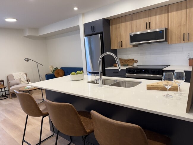 Photo - 8615-8108 108 St NW Unit 404