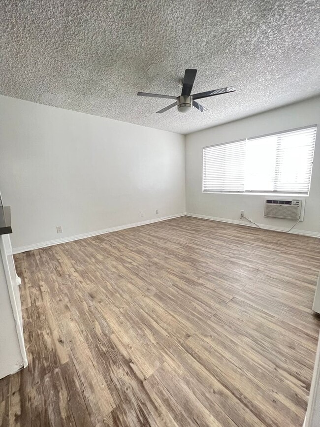 Eden Roc Apartments