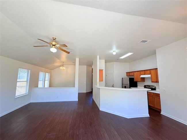 Photo - 124 Estate Cove