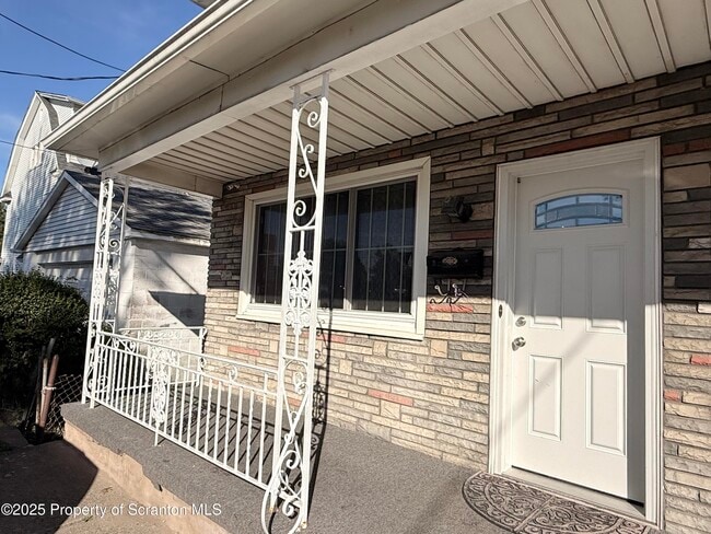 Photo - 1002 E Park Ave