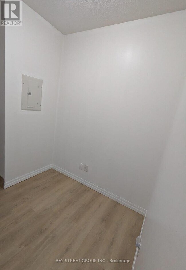 Photo - 225 Webb Dr Unité 2408