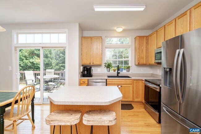 Photo - BARBOURSVILLE - 4 BEDROOM HOME - CLOSE TO ARMY JAG SCHOOL & UVA
