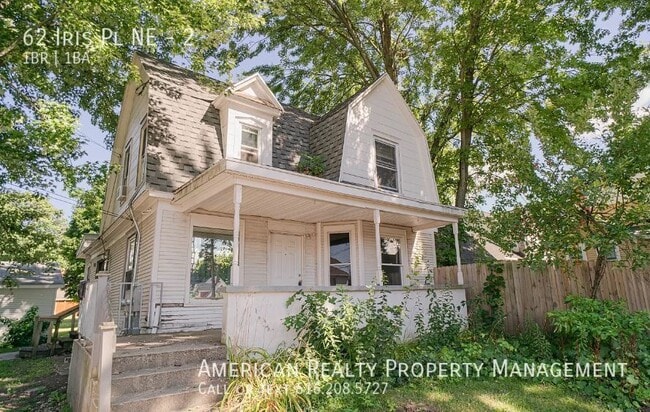 Building Photo - 62 Iris Pl NE Unit 2