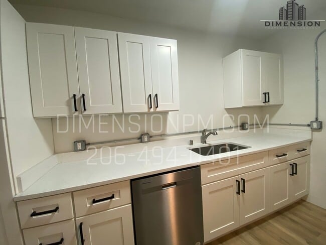 Photo - 2331 Rockefeller Ave