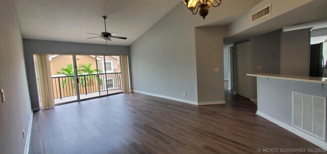 9033 Wiles Rd Unit 308