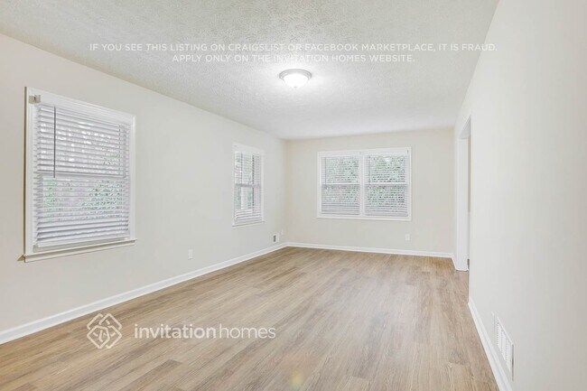 Photo - 1851 Birch Ct SW