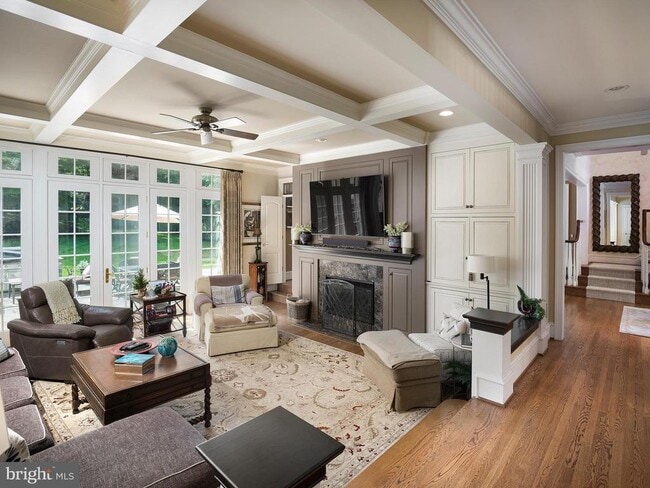 Photo - 805 Montparnasse Pl