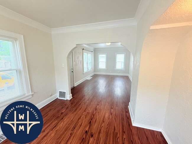 Photo - 221 W Ring St