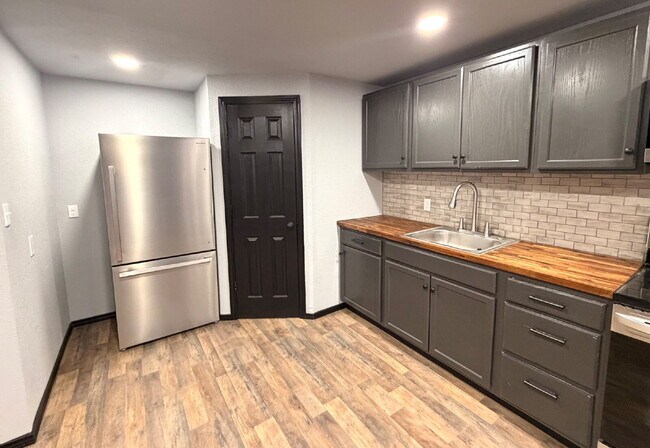 Photo - 4 bed 4 bath close to South plains college!