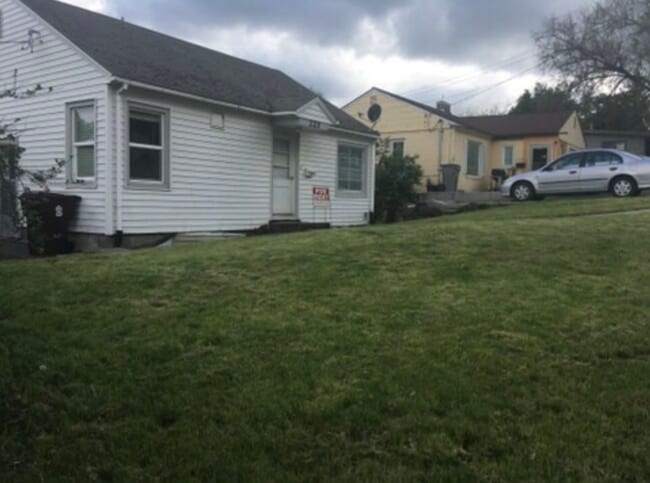 Building Photo - 225 NW Harrison St