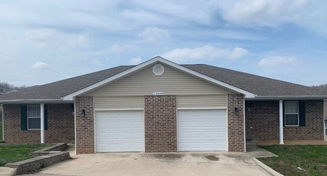 Building Photo - 6714-MF2-E2 Unit A