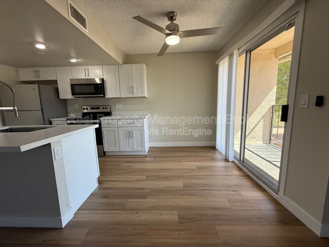 Photo - 3801 E Greenway Rd