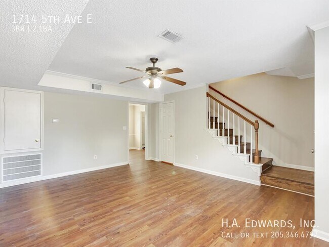 Photo - 1714 5th Ave E