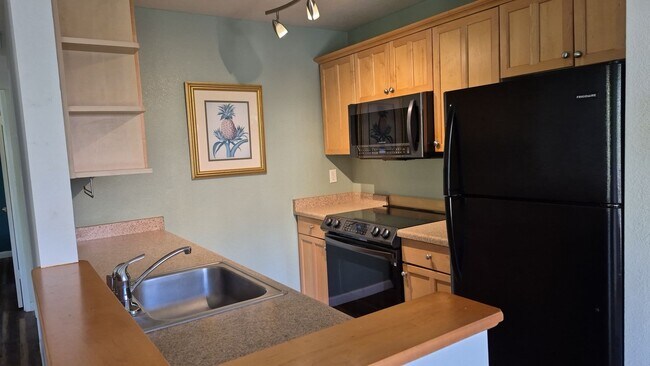 480 Kenolio Rd Unit 27-202