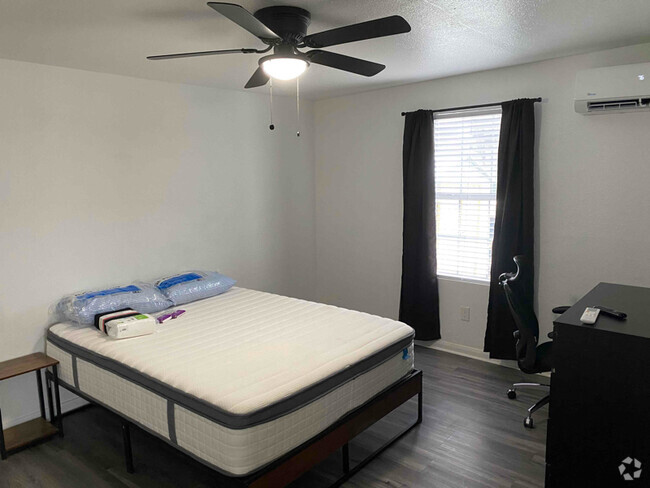 Building Photo - 5415 Buena Vista St Unit 3-1 Rental